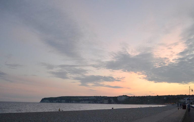 seaton beach devon 768x486