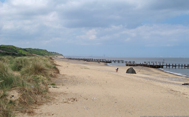 Gunton Denes Beach 768x475