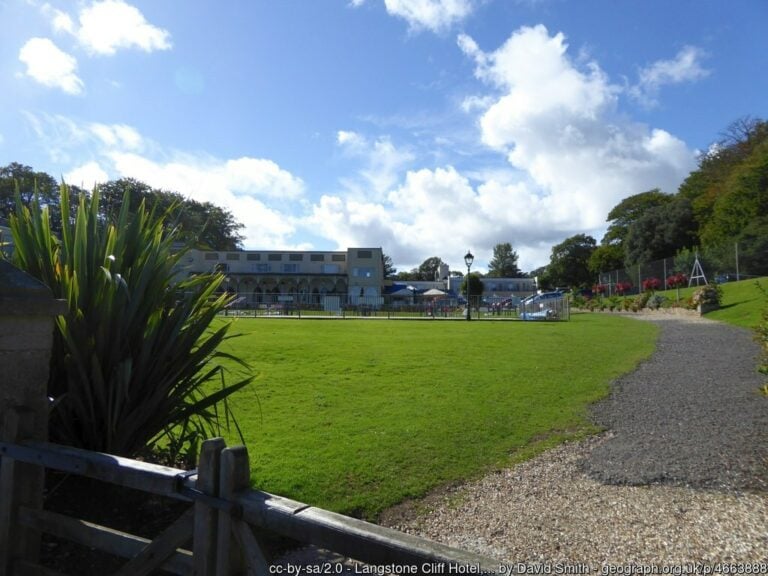 Langstone Cliff Hotel 768x576