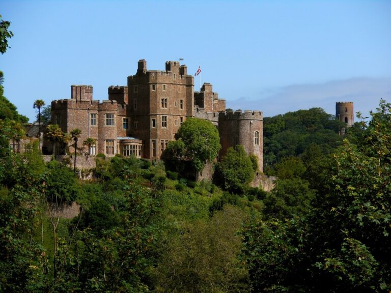 dunster castle 768x576
