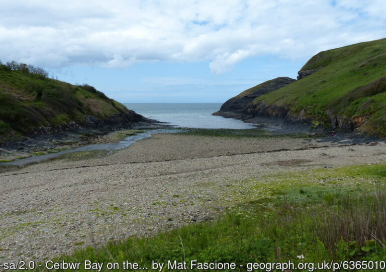 Ceibwr Bay 768x542