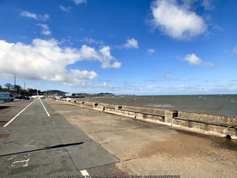 Colwyn Bay Promenade 768x576