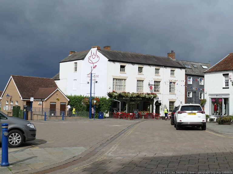 Rose and Crown Warwick 768x576