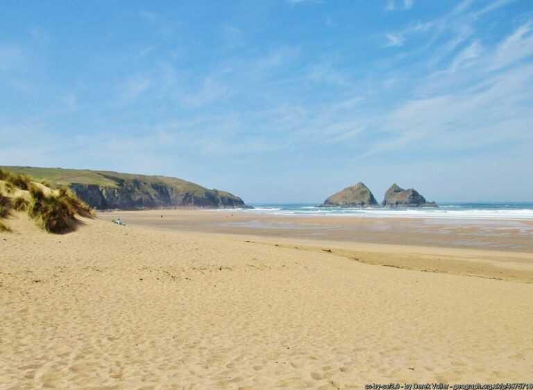 Holywell Bay Beach 768x563