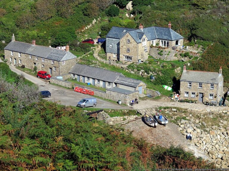 Penberth Cove 768x575