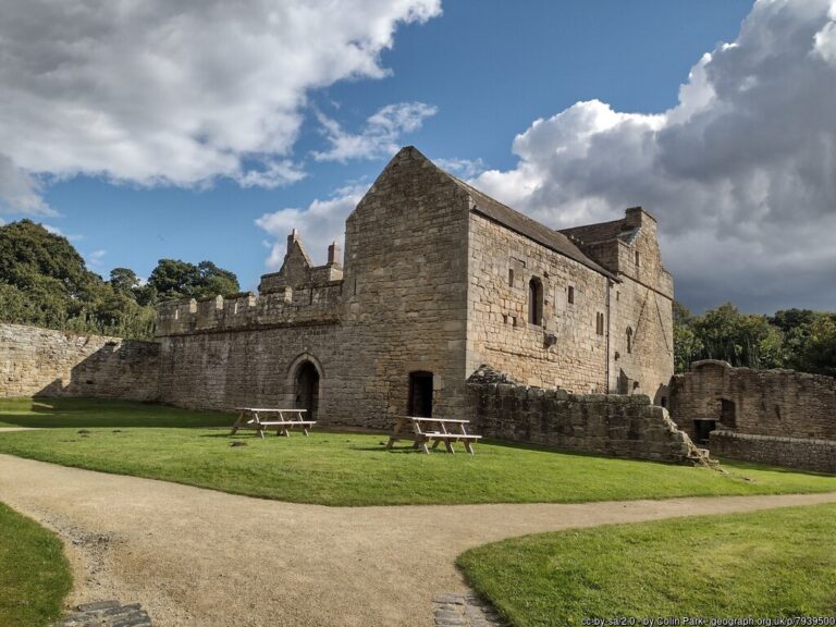 Aydon Castle 768x576
