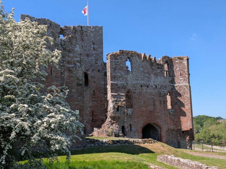 Brougham Castle 768x573
