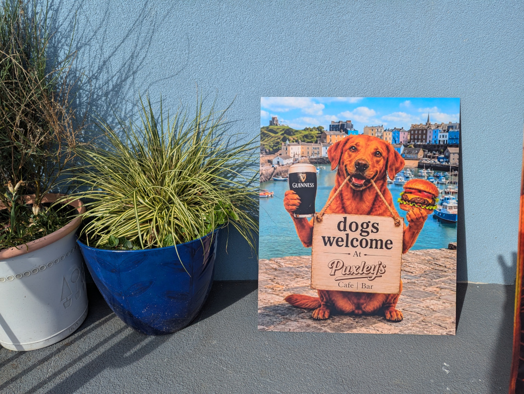 Dog friendly Puxleys Cafe and Bar
