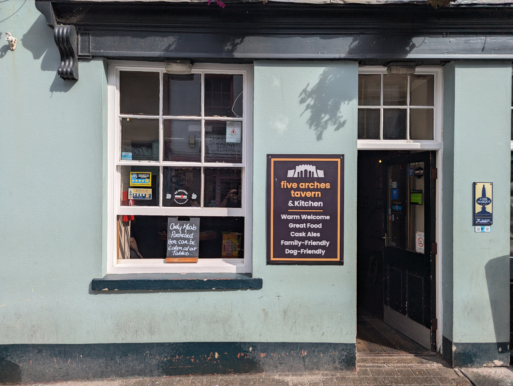 Five Arches Tavern