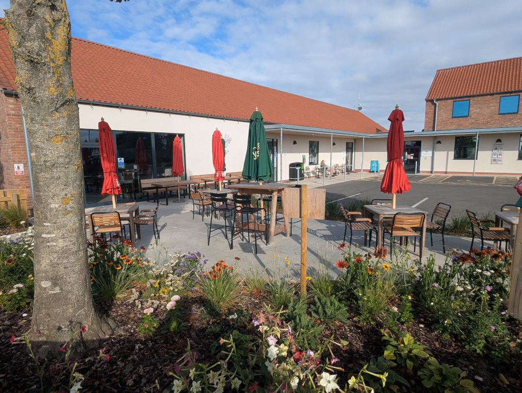 Longbeach cafe bar farm shop
