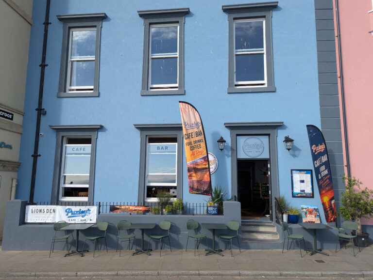 Puxleys Cafe and Bar Tenby 768x578