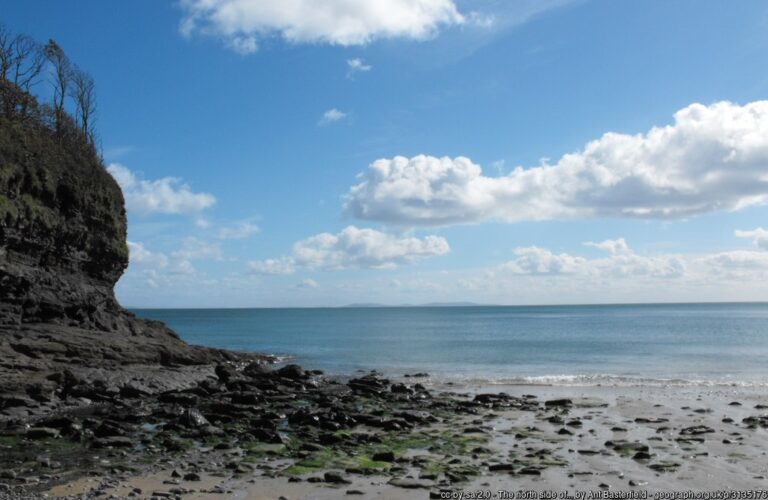 Waterwynch Bay Tenby 768x500