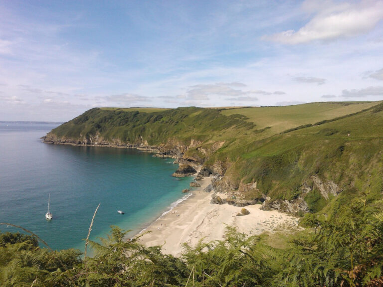 Lantic Bay Cornwall 768x576