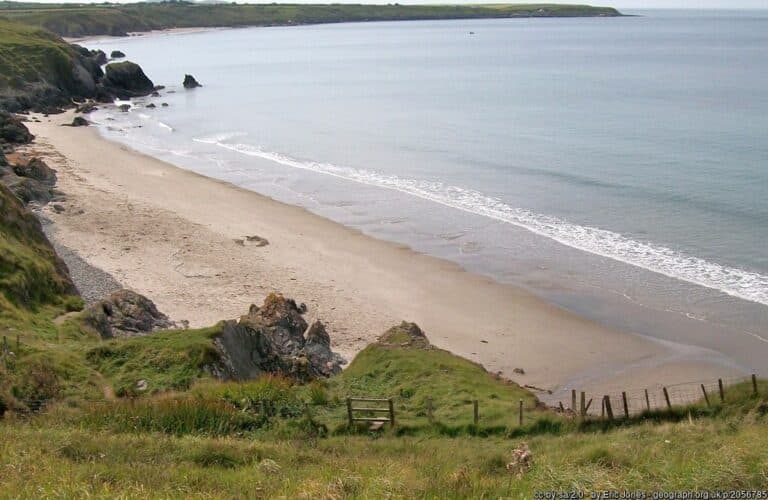 Traeth Penllech Beach 768x500